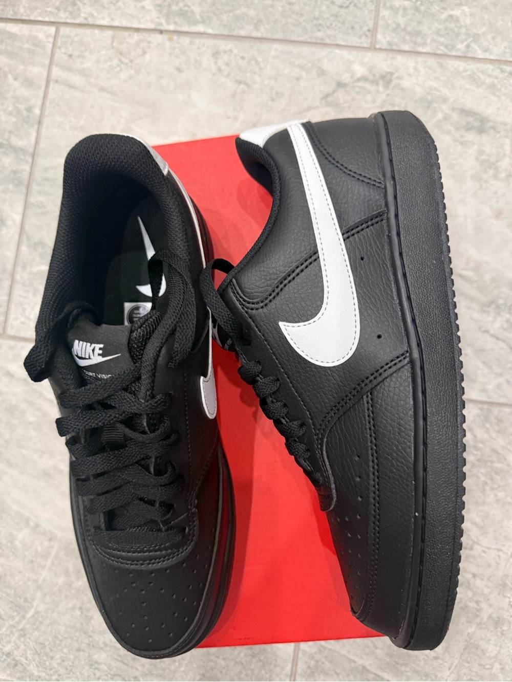 New mens Sz 8.5 Nike Black Shoes with White Swoosh Court